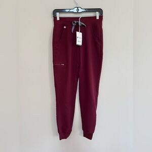 FIGS NWT High Waisted Zamora Jogger Scrub Pants in Burgundy, size XXS